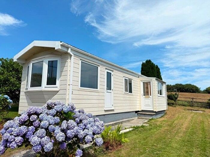 2 Bedroom Property To Rent In Par, PL24