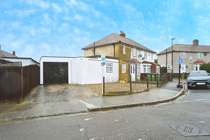 3 Bedroom Semi Detached Bungalow For Sale In Rancliffe Gardens, London, SE9