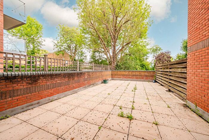 2 Bedroom Flat To Rent In Wimbledon Hill Road, Wimbledon, London, SW19