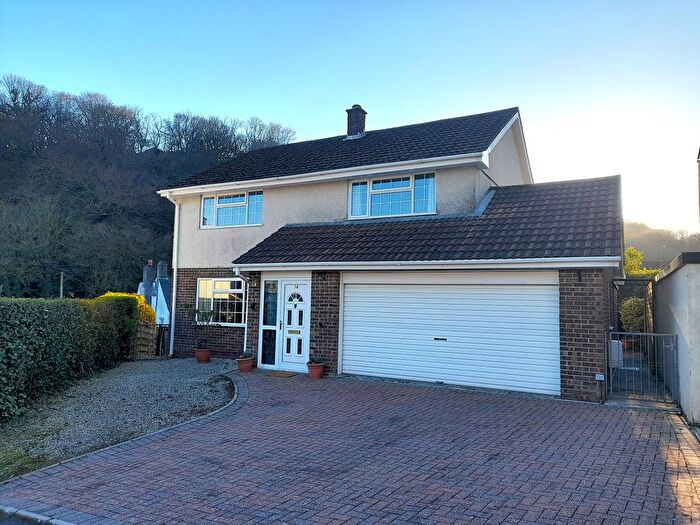 4 Bedroom Detached House For Sale In Turnavean Road, St. Austell, Cornwall, PL25
