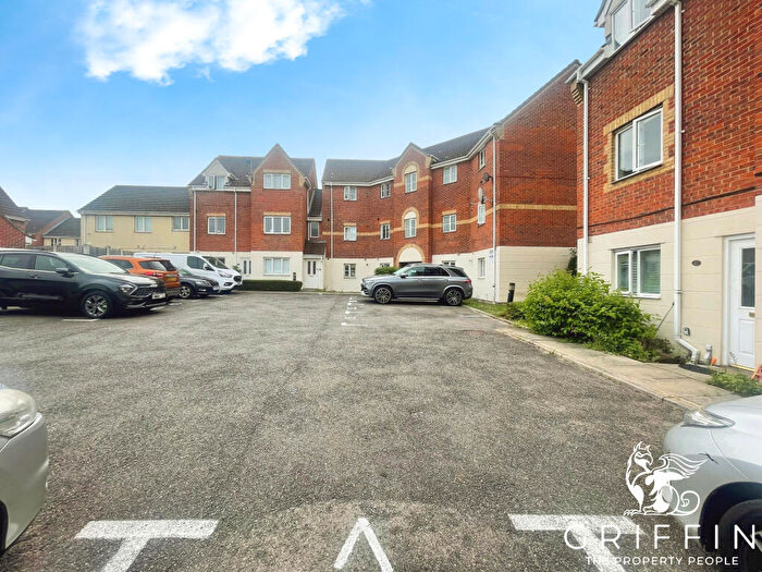 2 Bedroom Flat To Rent In Lennox Close, Chafford Hundred, Grays, RM16