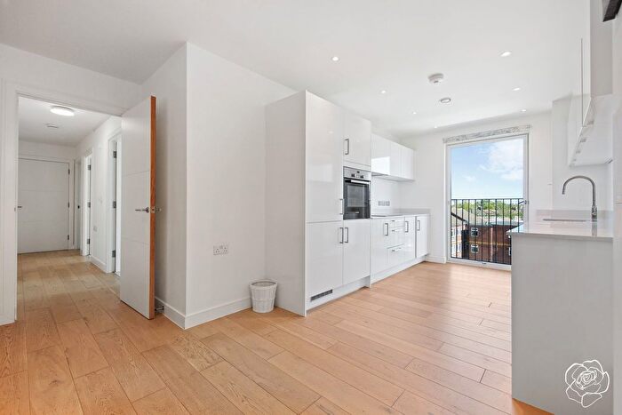 3 Bedroom Flat For Sale In Sentinel Building, Liberty Bridge Road, Stratford, E15