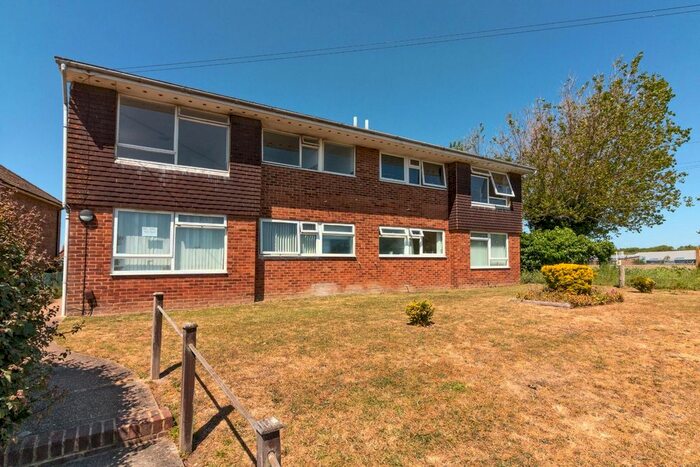 1 Bedroom Flat To Rent In Kenwood Quay, Old Salts Farm Road, Lancing, BN15