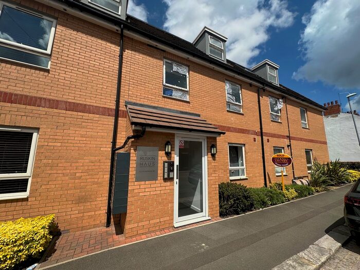 2 Bedroom Flat To Rent In Ruskin Road, Kingsthorpe, Northampton, NN2