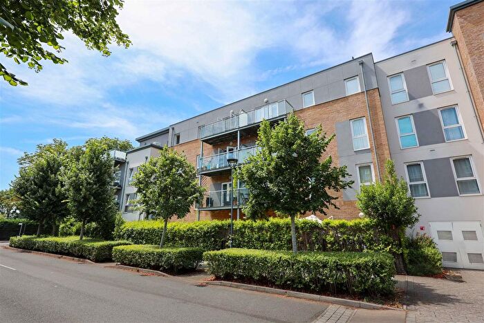2 Bedroom Flat For Sale In Kew Apartments, West Drayton, UB7