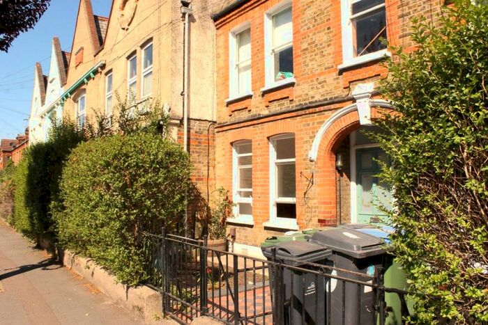 1 Bedroom Flat To Rent In Harris Street, Walthamstow, London, E17