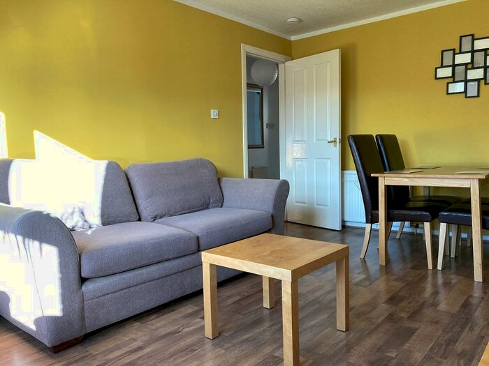 2 Bedroom Flat To Rent In Harrismith Place, Edinburgh, EH7