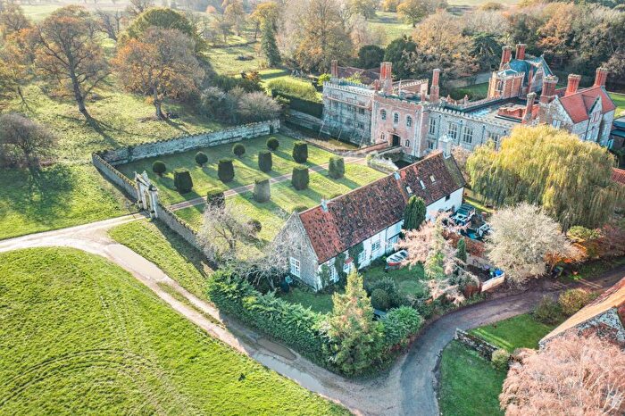 3 Bedroom Semi Detached House For Sale In Old Hunstanton, PE36