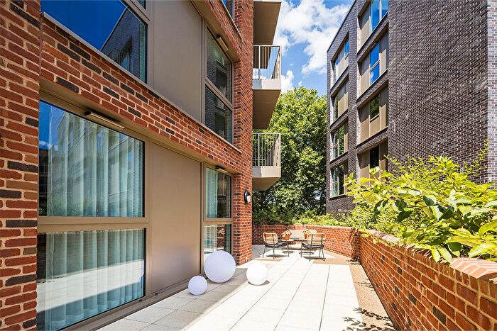 3 Bedroom Flat To Rent In Neptune Wharf, Grinstead Road, London, SE8