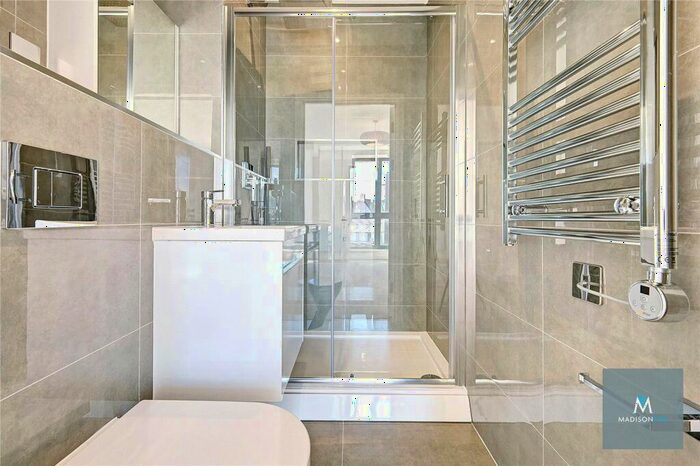 2 Bedroom Apartment For Sale In Umiya House, - High Street, Brentwood, CM14