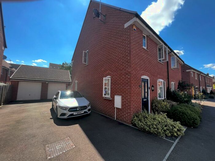 3 Bedroom House To Rent In Drayhorse Crescent, Woburn Sands, Milton Keynes, MK17