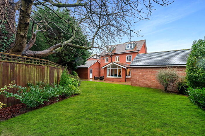 5 Bedroom Detached House For Sale In Bolyn Close, Wilmslow, SK9