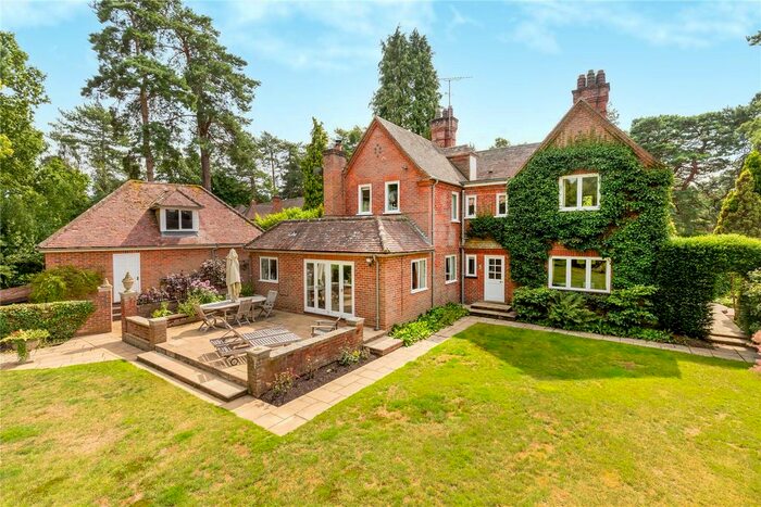 4 Bedroom Detached House For Sale In The Ridges, Finchampstead, Wokingham, Berkshire, RG40