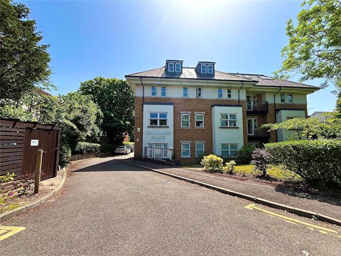 2 Bedroom Flat For Sale In Linkfield Lane, Redhill, Surrey, RH1