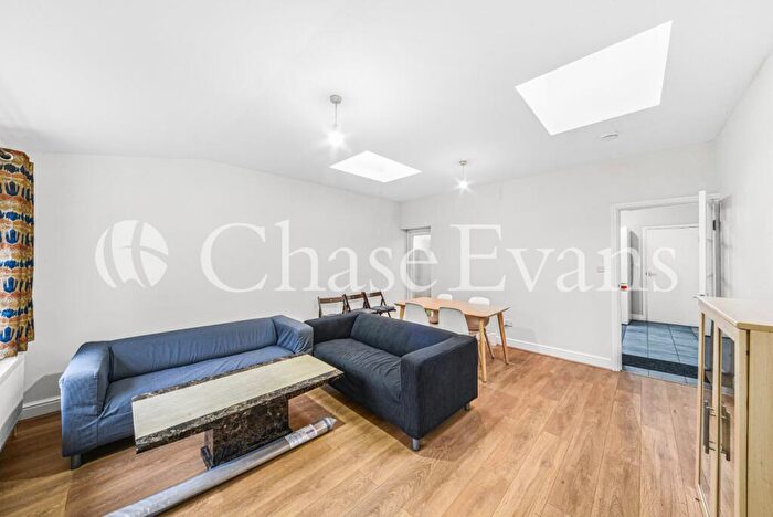 5 Bedroom Terraced House To Rent In Pitcairn Road, Mictham, London, CR4