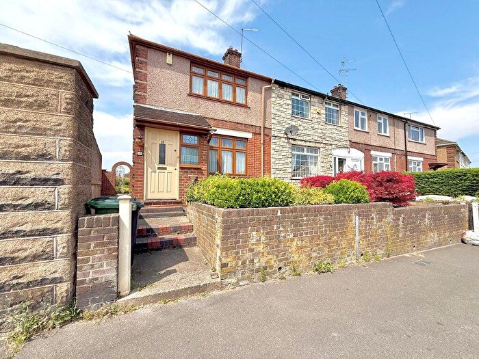 3 Bedroom End Of Terrace House For Sale In Neville Road, Luton, LU3