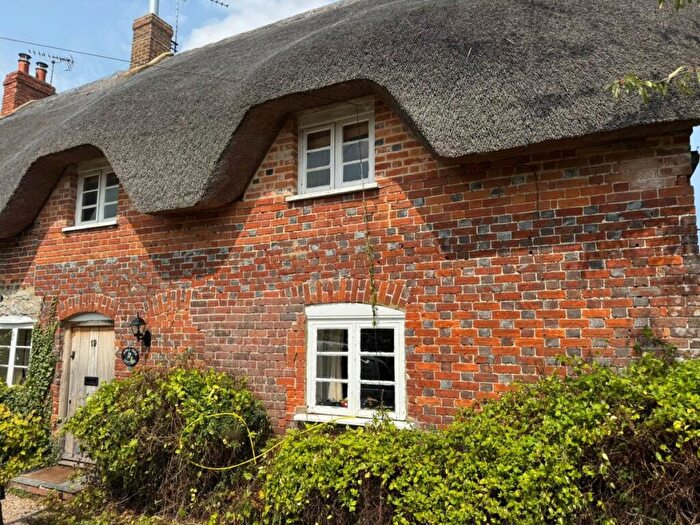 2 Bedroom Detached House To Rent In Winterbourne Bassett Swindon, SN4