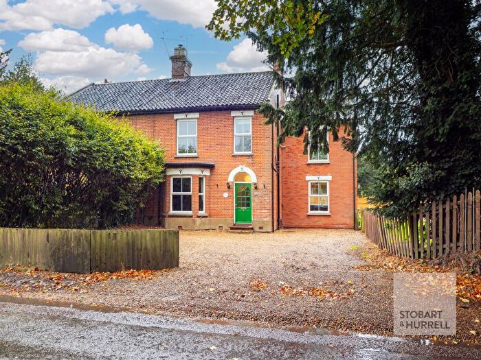 4 Bedroom Semi-detached House For Sale In Hollyhock, Station Road, Coltishall, Norfolk, NR12