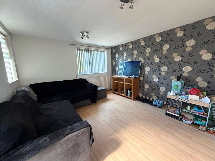 1 Bedroom Flat For Sale In Ebbsfleet Walk, Northfleet, Gravesend, Kent, DA11
