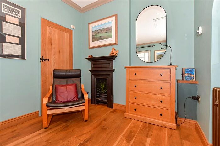 1 Bedroom Detached Bungalow For Sale In North Barracks, Walmer, Deal, Kent, CT14