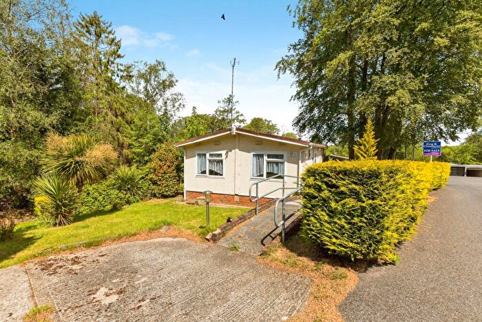 2 Bedroom Mobile Home For Sale In Nightingale Lane, Turners Hill Park, Turners Hill, Crawley, RH10