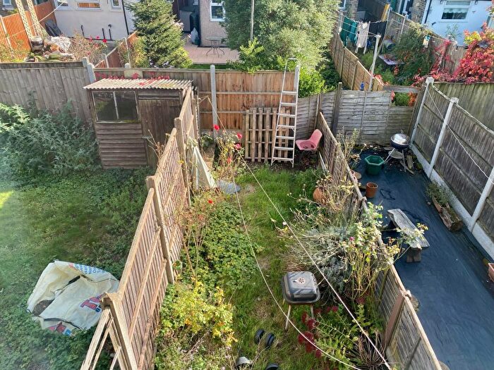 3 Bedroom Flat To Rent In Pretoria Road, E11