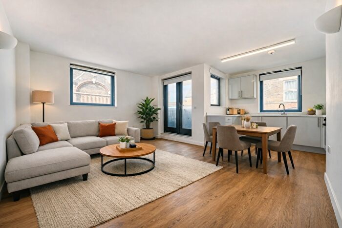 2 Bedroom Apartment For Sale In Tanners Hill, London, SE8