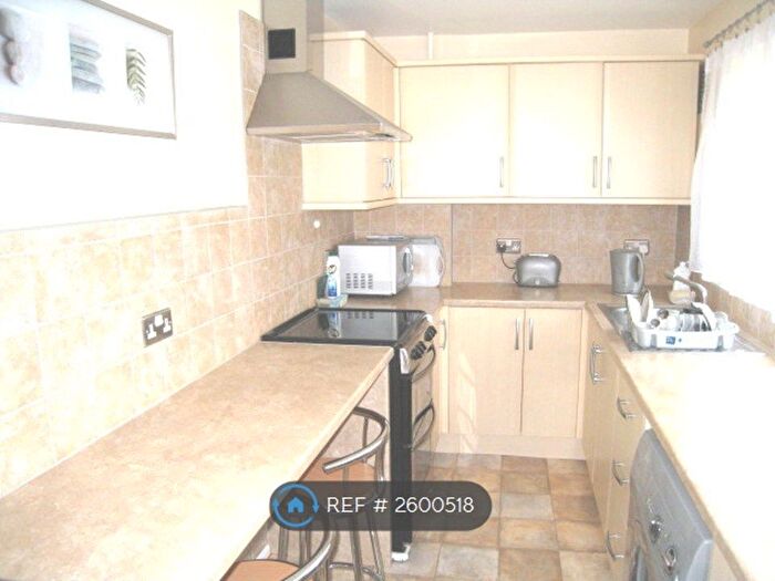 2 Bedroom Flat To Rent In Fillebrook Road, London, E11