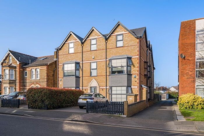 2 Bedroom Flat For Sale In Granville Road, Sidcup, DA14