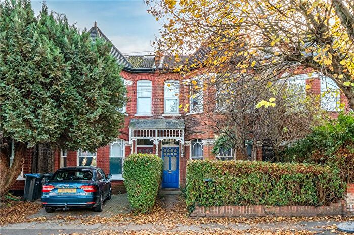 2 Bedroom Flat To Rent In Palmerston Crescent, London, N13