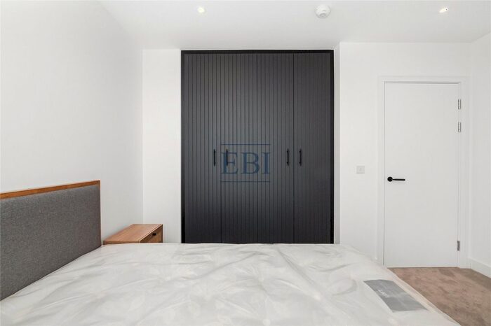 1 Bedroom Flat To Rent In Silverleaf House, The Verdean, Acton, W3