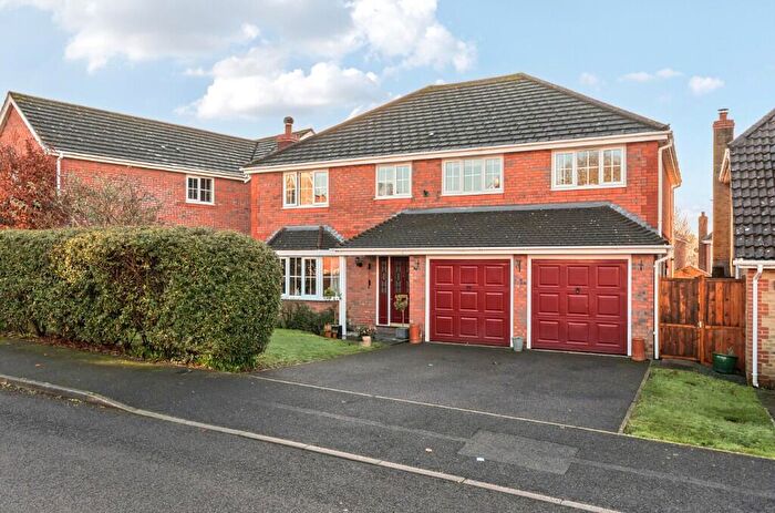 5 Bedroom Detached House For Sale In Damson Crescent, Fair Oak, Eastleigh, SO50