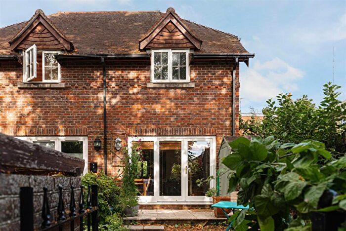 2 Bedroom End Of Terrace House To Rent In Junction Road, Dorking, RH4