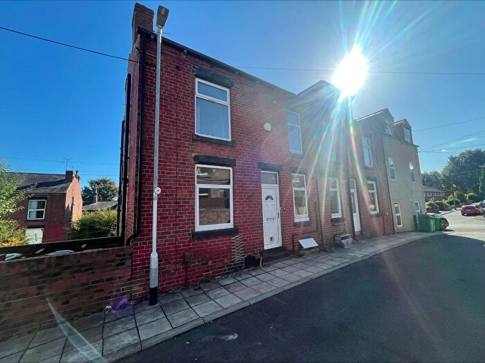 2 Bedroom End Of Terrace House To Rent In Woodville Crescent, Horsforth, Leeds, LS18
