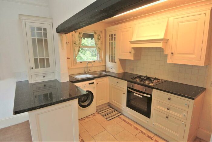 2 Bedroom Apartment To Rent In Weybridge, KT13