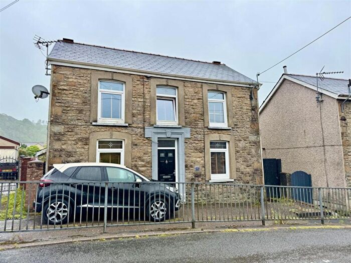 3 Bedroom Detached House For Sale In Cwmamman Road, Glanamman, Ammanford, SA18