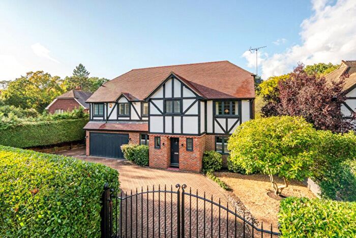 5 Bedroom Detached House For Sale In Beechwood Avenue, Weybridge, KT13