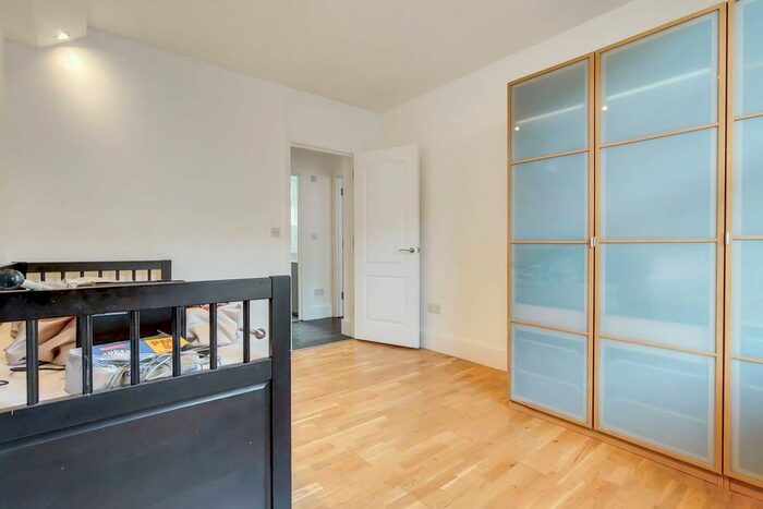 4 Bedroom Flat To Rent In Jebb Avenue, Brixton Hill, London, SW2