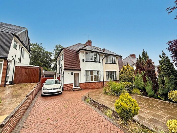 3 Bedroom Property To Rent In Mead Way, Bromley, BR2