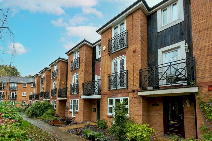 4 Bedroom Detached House To Rent In Minoan Drive, Hemel Hempstead, Hertfordshire, HP3