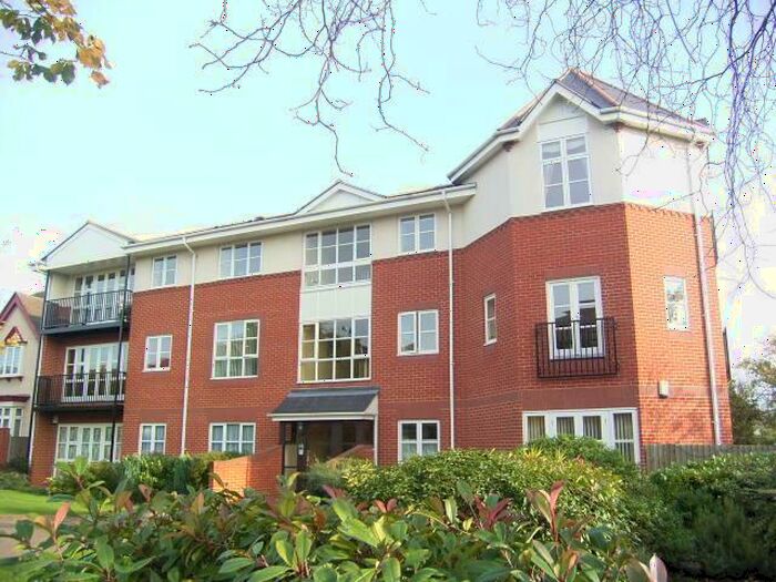 2 Bedroom Flat To Rent In St Kathryns Place, Upminster, RM14