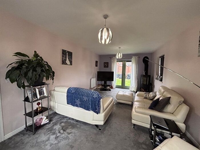4 Bedroom Detached House For Sale In Anstee Road, Shaftesbury, SP7