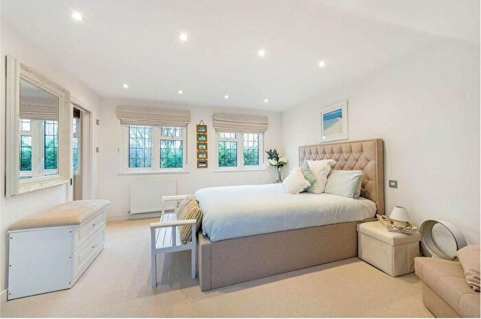 1 Bedroom Detached House To Rent In Somerset Road, London, SW19
