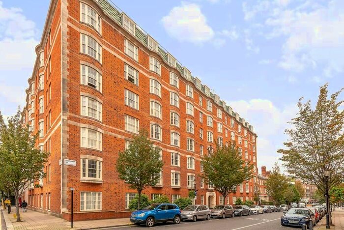 4 Bedroom Flat To Rent In Queensway, London, W2