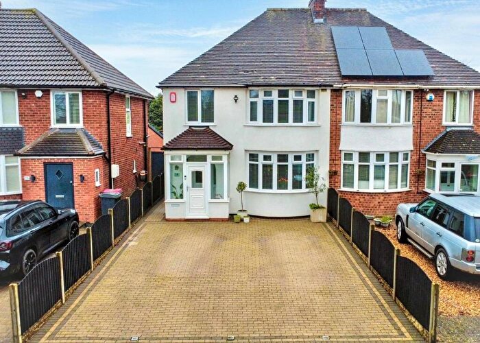 3 Bedroom Semi Detached House For Sale In Kingsbury Road, Curdworth, Sutton Coldfield, B76