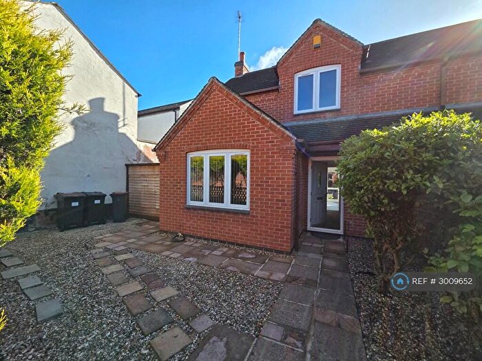 3 Bedroom Semi-Detached House To Rent In Union Passage, Ashby-De-La-Zouch, LE65