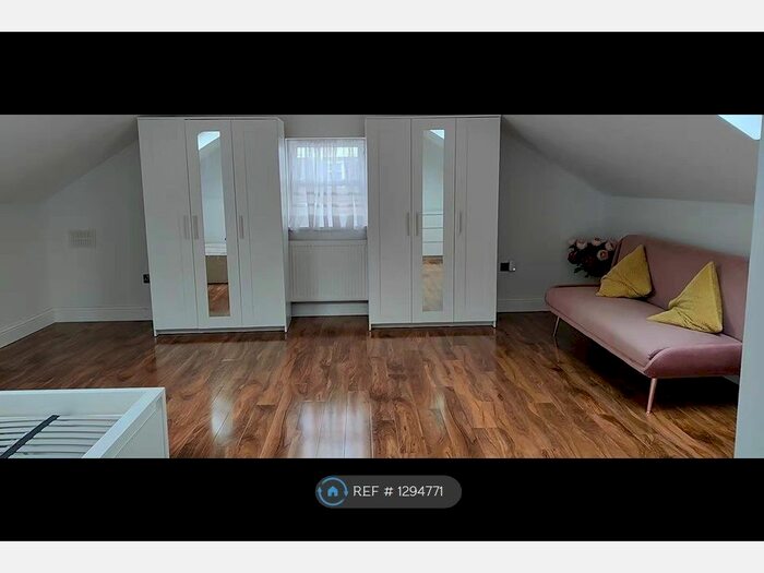 3 Bedroom Flat To Rent In Lausanne Road, London N8