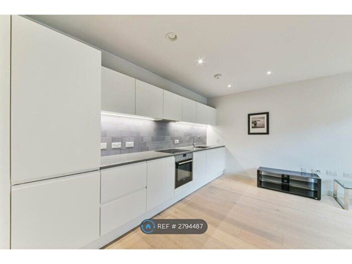 1 Bedroom Flat To Rent In Schooner Road, London, E16