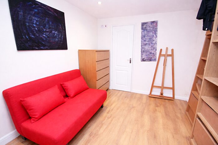 Studio To Rent In Offord Road, London, N1