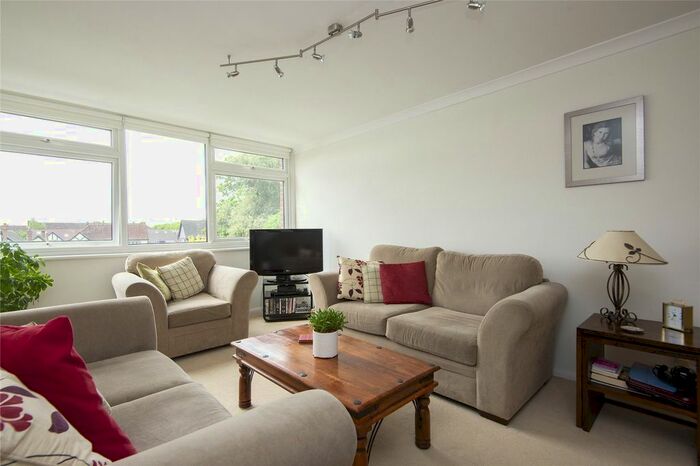 2 Bedroom Flat To Rent In The Chiltons, Grove Hill, London, E18